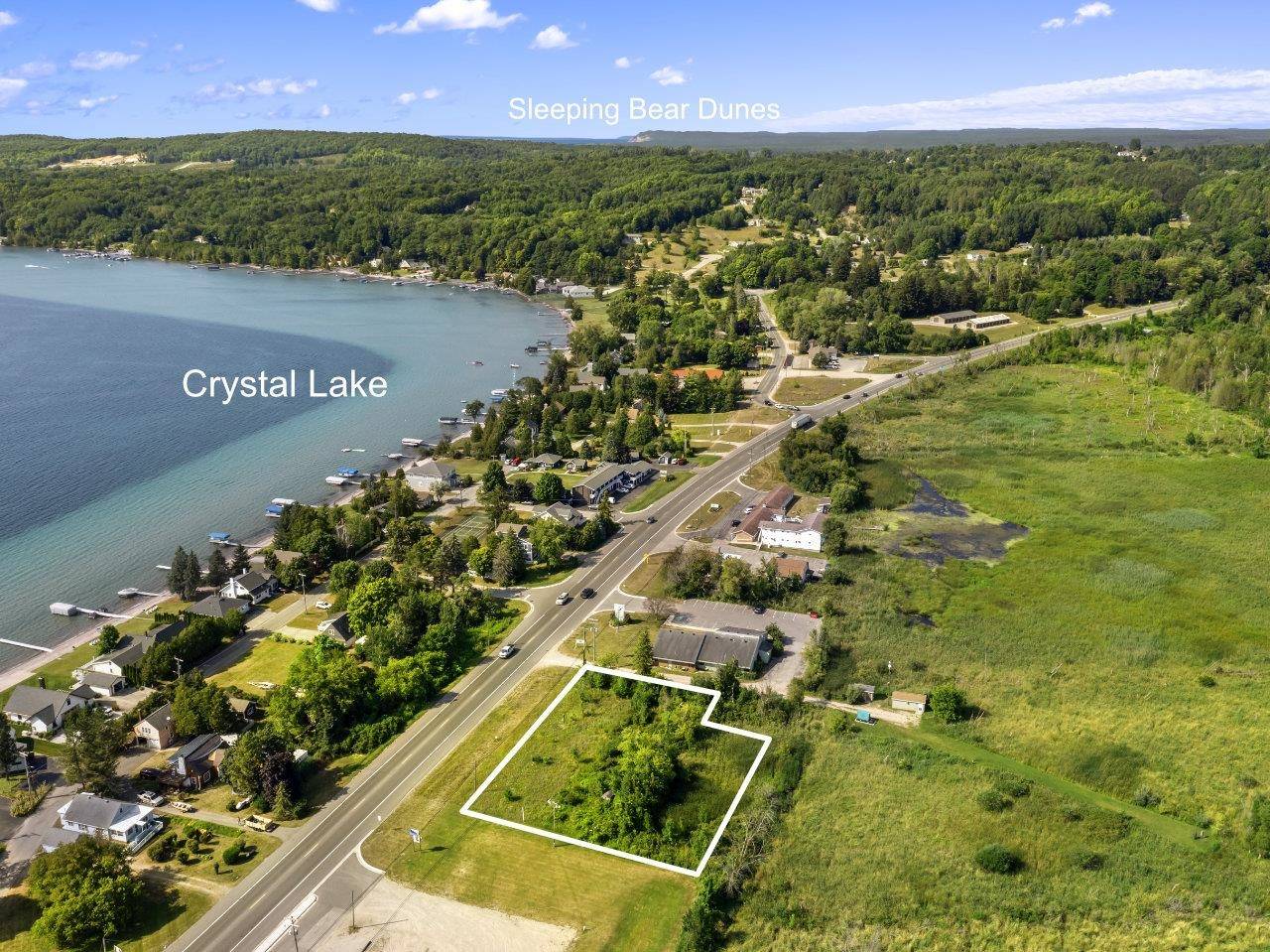 415 Michigan AVE, Benzonia Twp, MI 49617