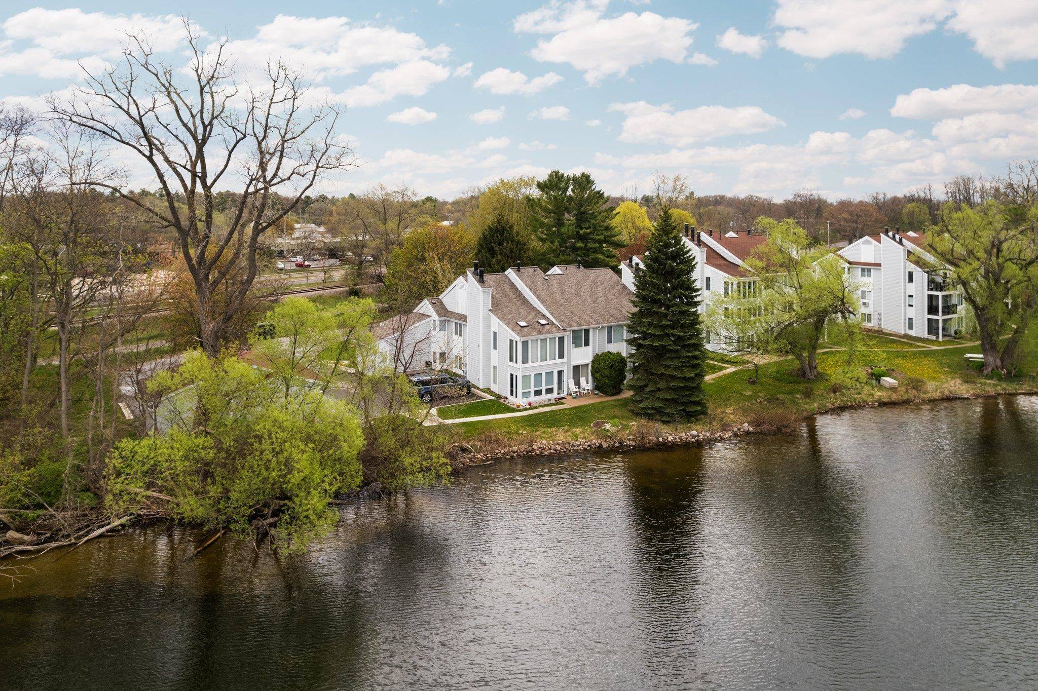 710 Centre PL, Traverse City, MI 49686