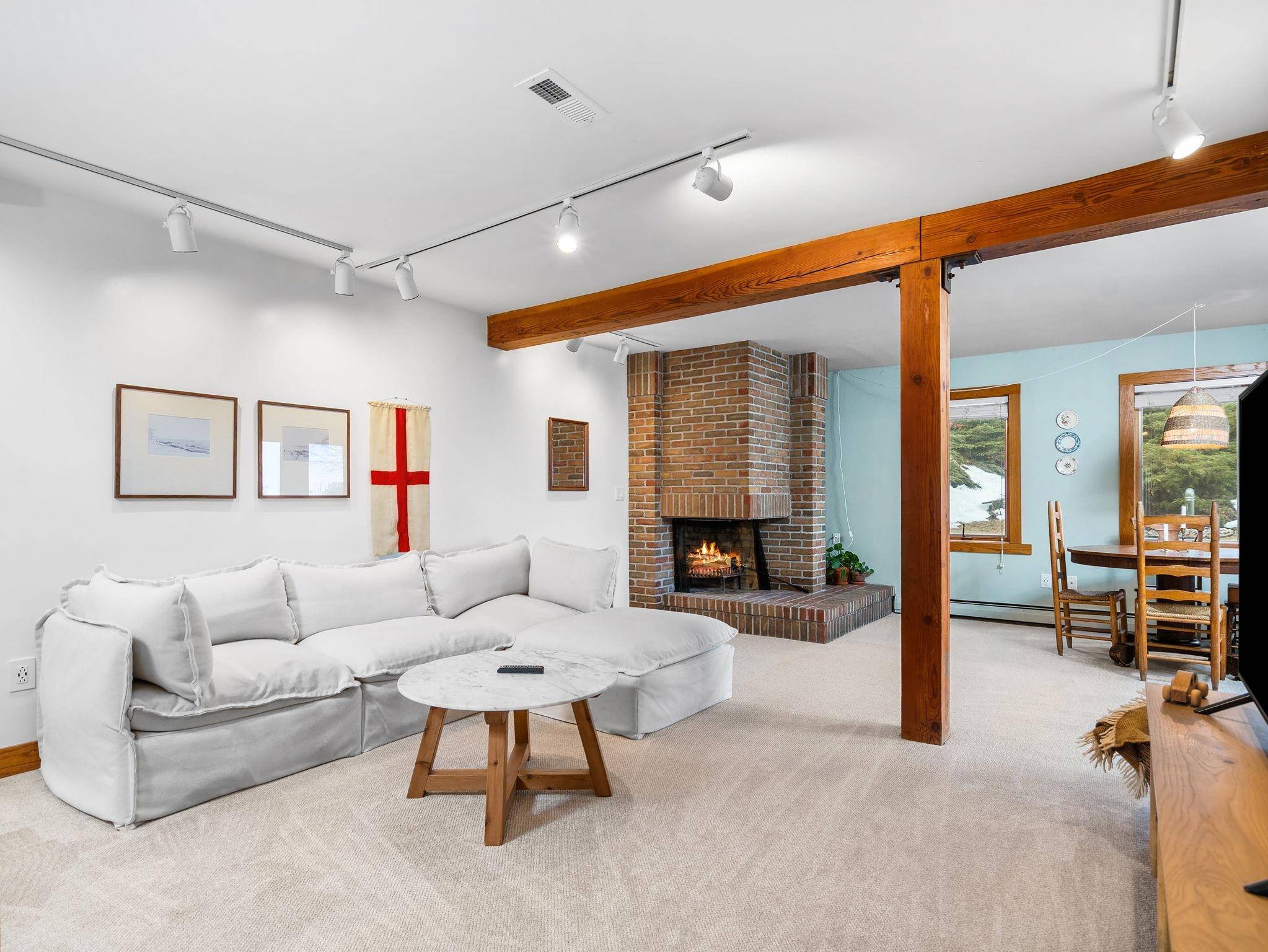 236 N Front ST, Suttons Bay Twp, MI 49682