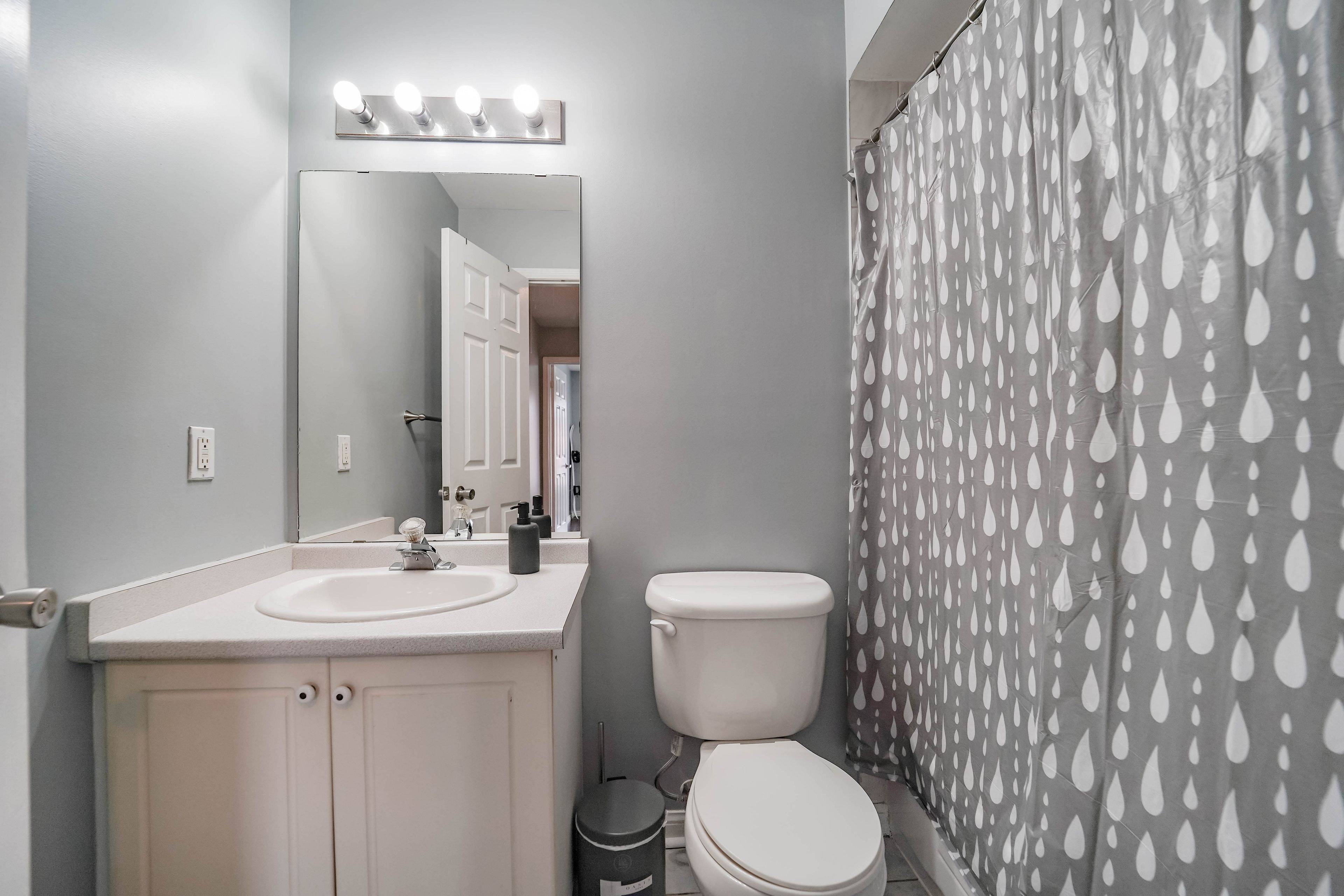 52 Torr LN, Ajax, ON L1S 7M9