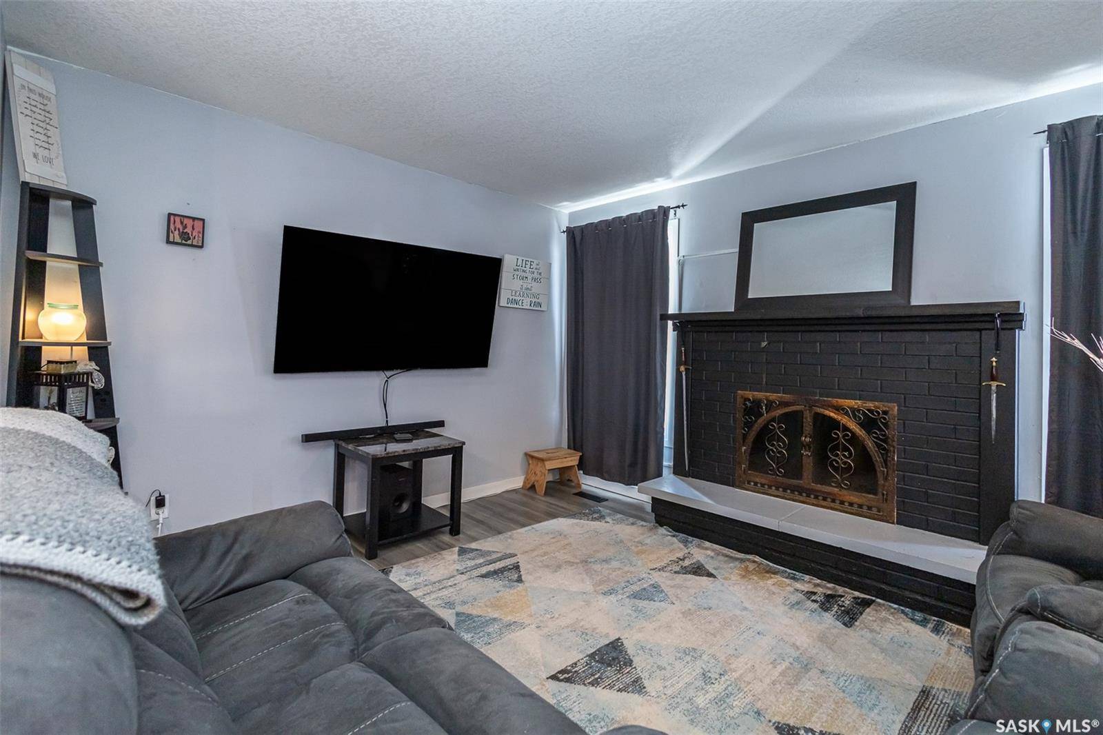 6 Diggle PLACE, Saskatoon, SK S7M 4J9