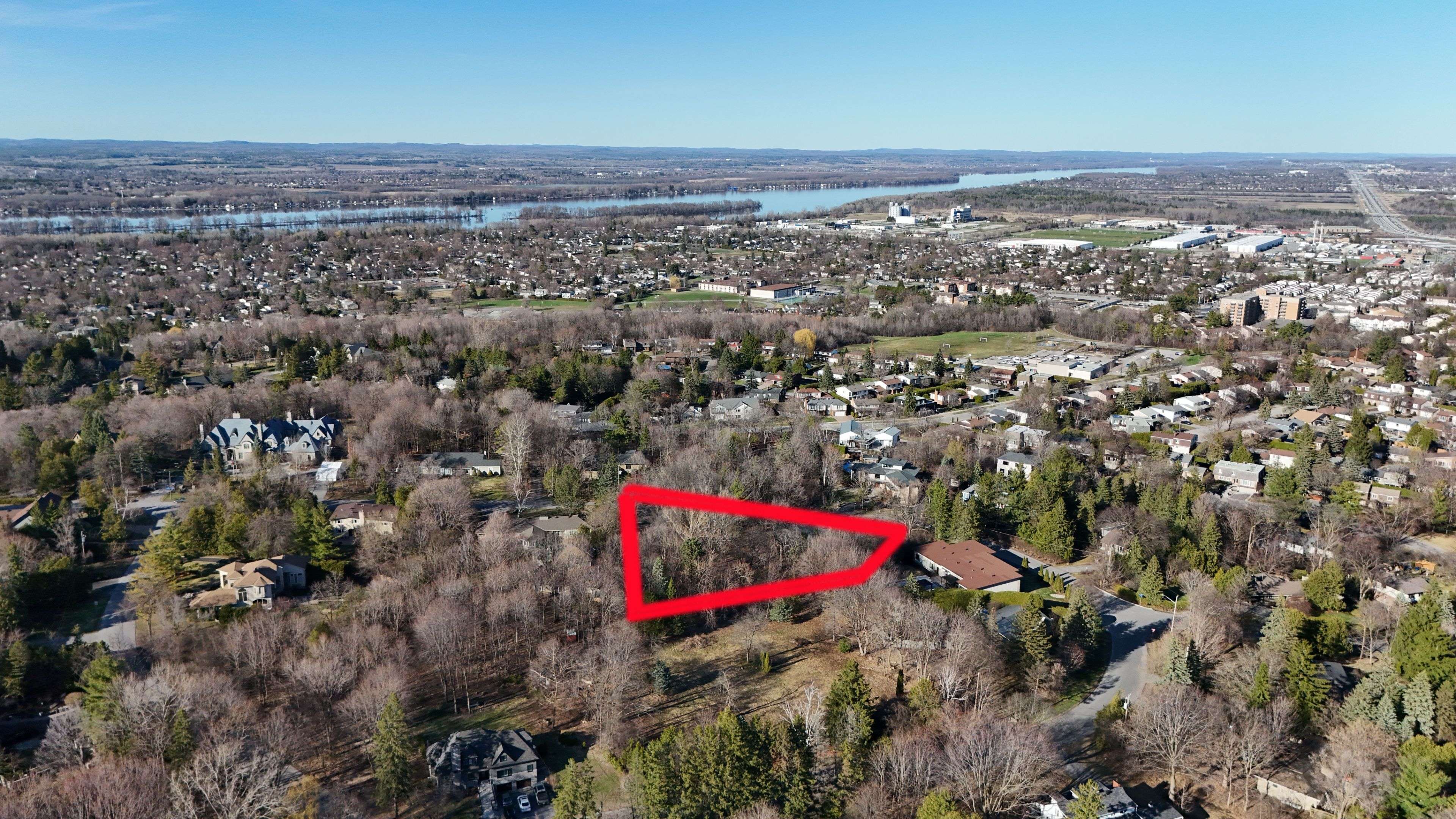 10 Cedar RD, Beacon Hill North - South And Area, ON K1J 6L4