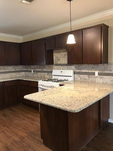 100 Donna Street, Alvarado, TX 76009