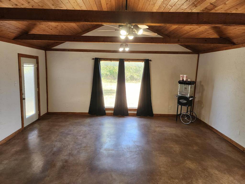 200 Pembrook Drive, Breckenridge, TX 76424