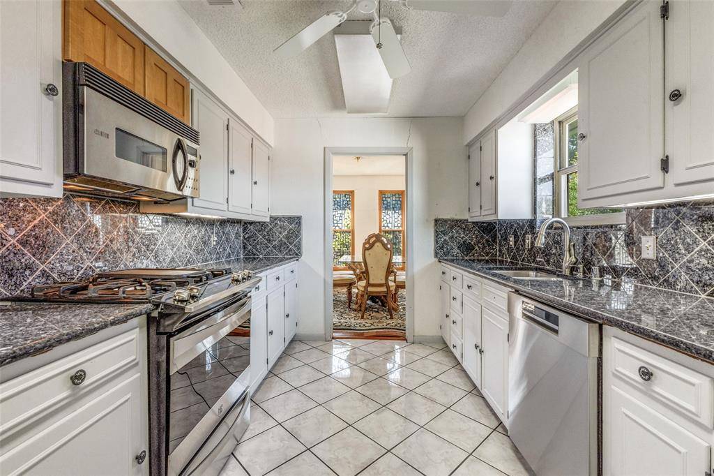 2271 Homeway Circle, Dallas, TX 75228