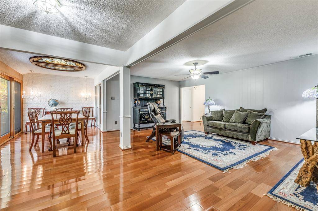 2271 Homeway Circle, Dallas, TX 75228