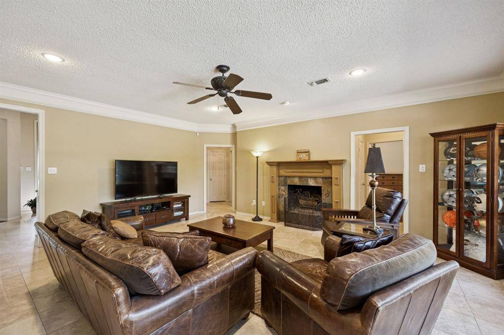 2424 Cross Timbers Trail, Arlington, TX 76006