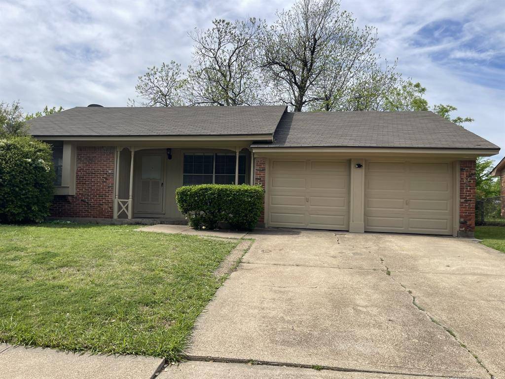 2310 Gilbert Circle, Arlington, TX 76010