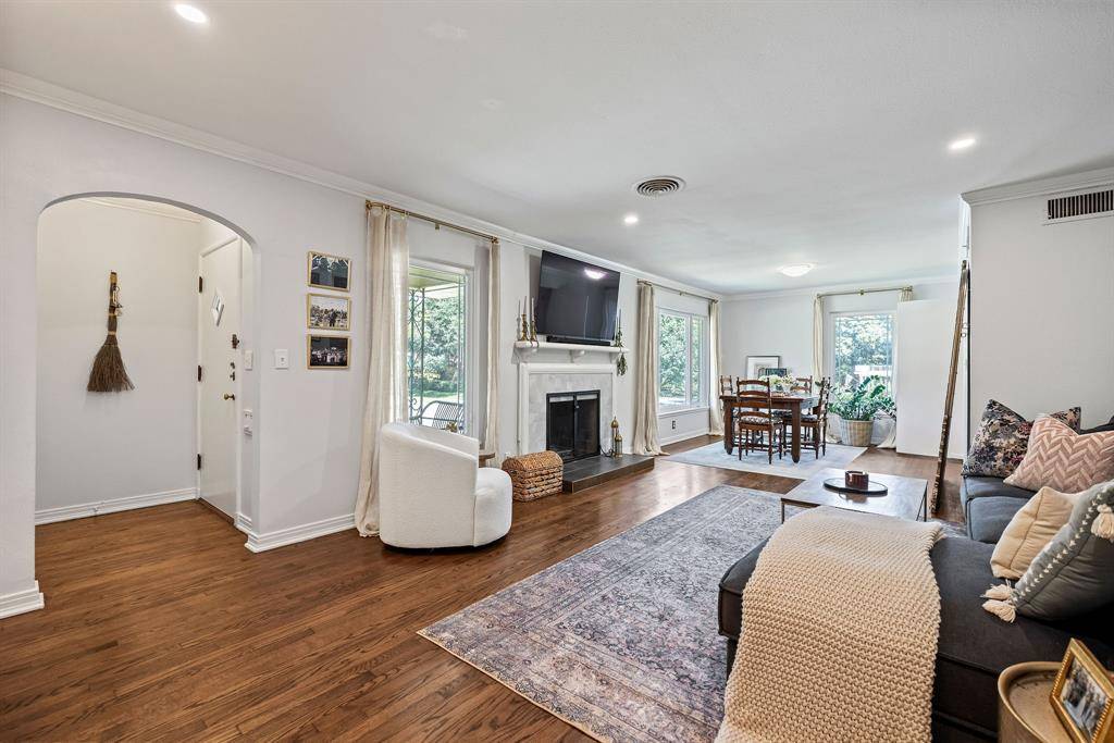 2801 5th Avenue, Fort Worth, TX 76110