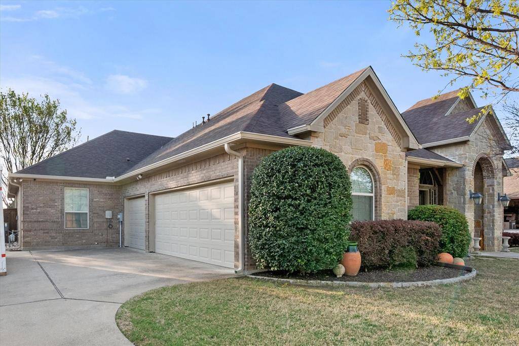1103 Mckenzie Drive, Mansfield, TX 76063