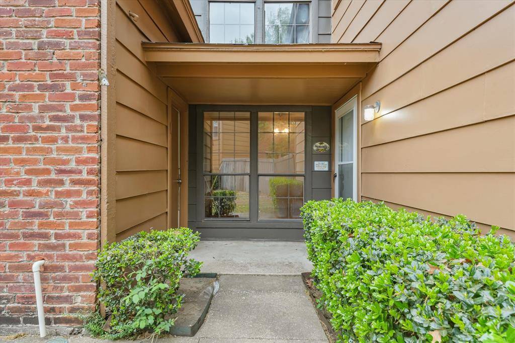 114 Wilshire Court, Irving, TX 75061