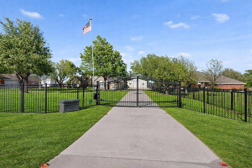 16036 University Drive, Forney, TX 75126