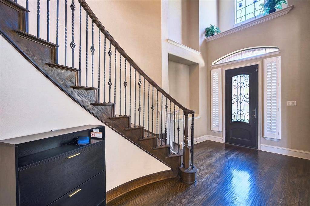 4209 Crestview Lane, Mansfield, TX 76063