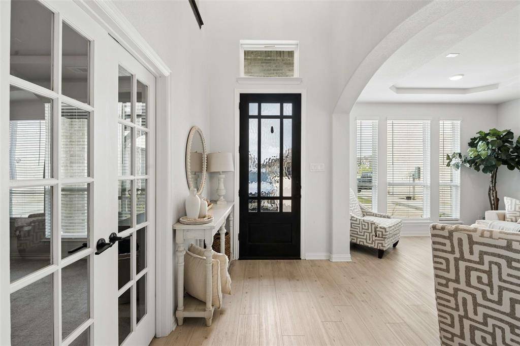 344 Willie Way, Burleson, TX 76028