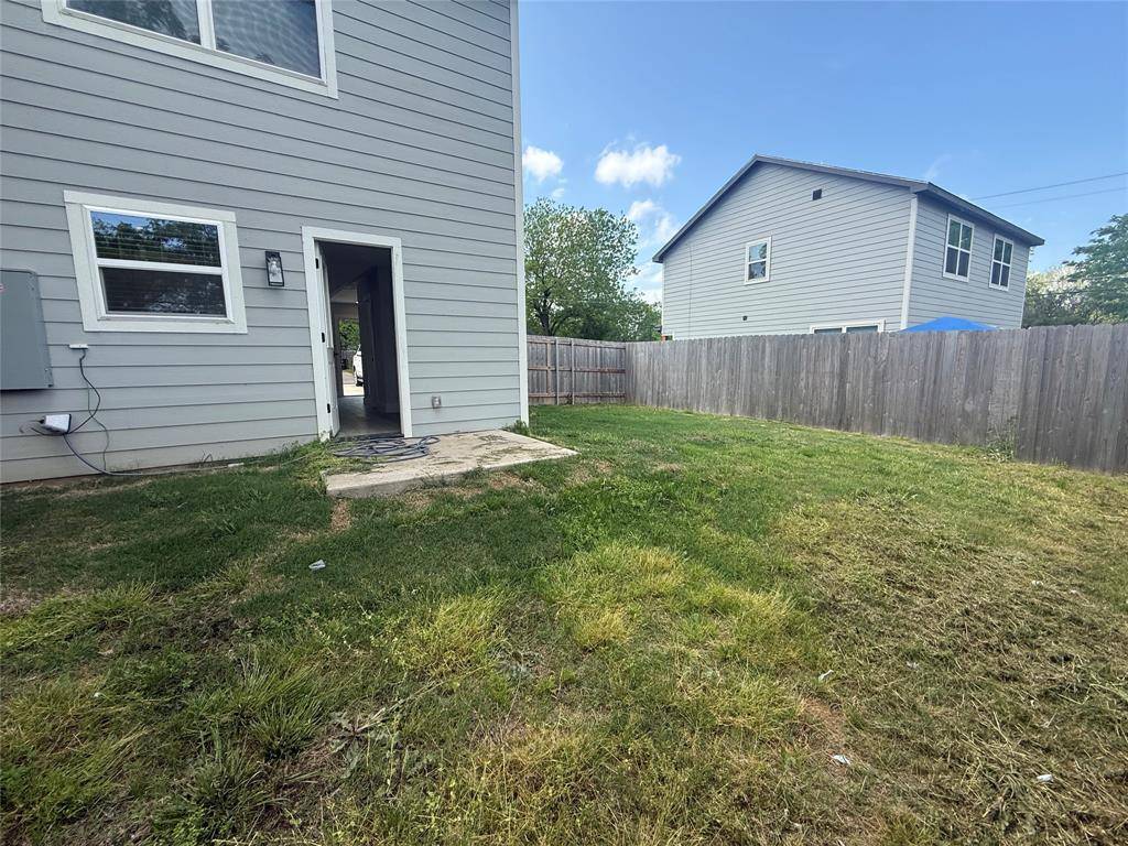 318 Henderson Street, Bonham, TX 75418