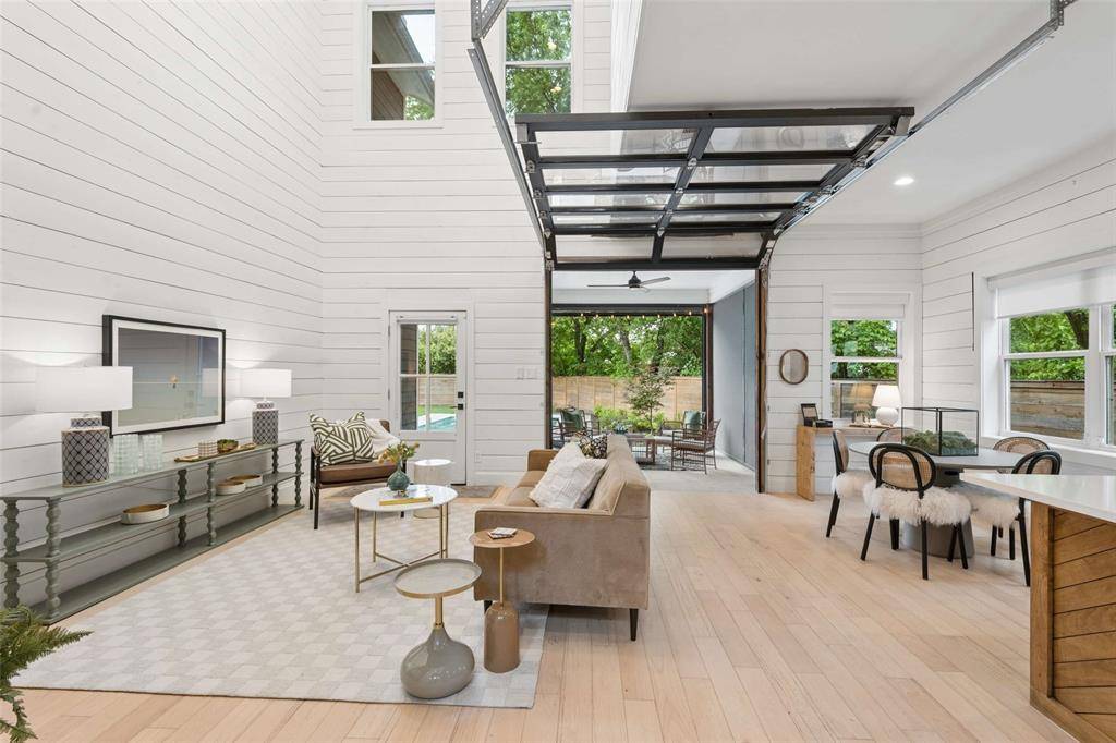 3821 Oaklawn Drive, Fort Worth, TX 76107