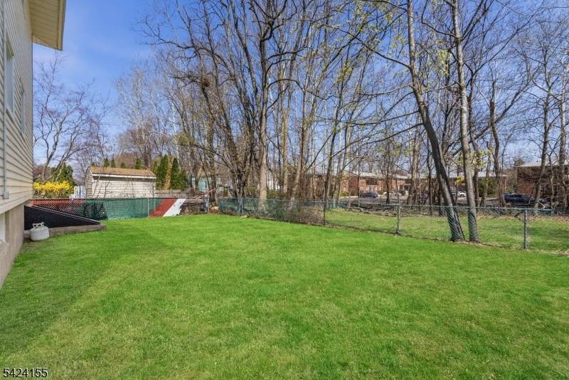 425 Midland Ave, Pompton Lakes Boro, NJ 07442