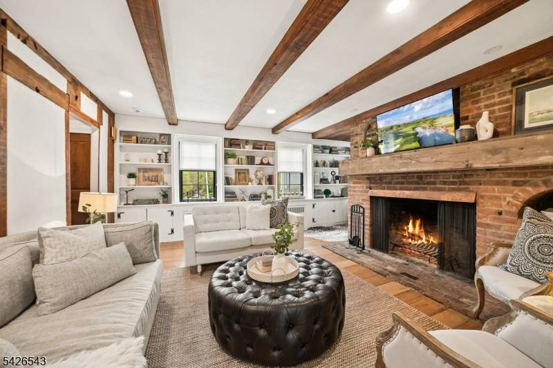 379 White Oak Ridge Rd, Millburn Twp., NJ 07078