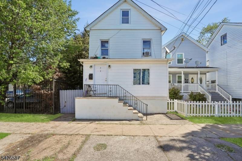 219 Seaman St, New Brunswick City, NJ 08901