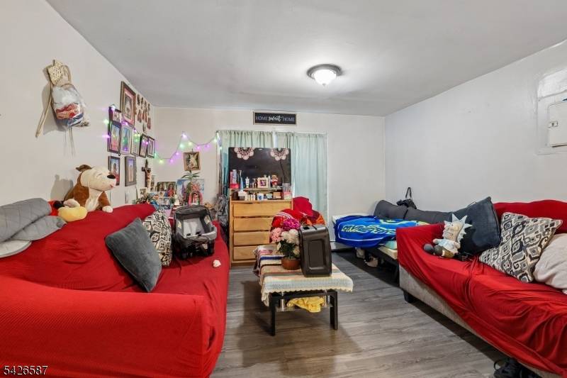 219 Seaman St, New Brunswick City, NJ 08901