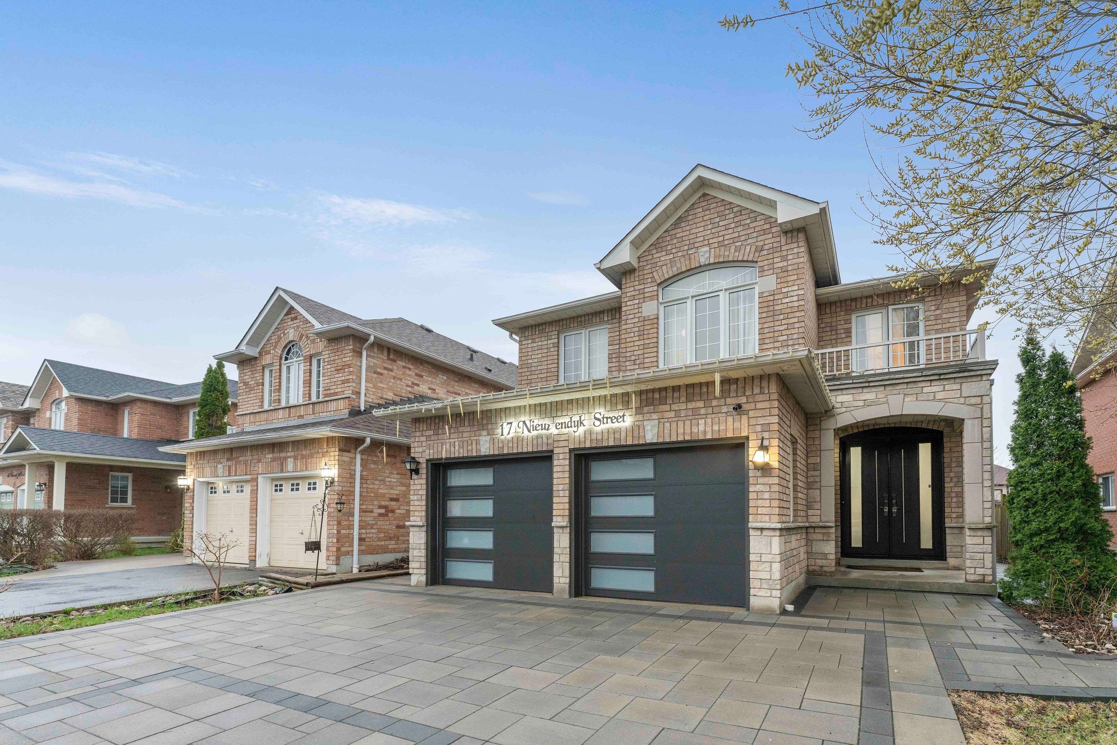 17 Nieuwendyk ST, Whitby, ON L1P 1W5