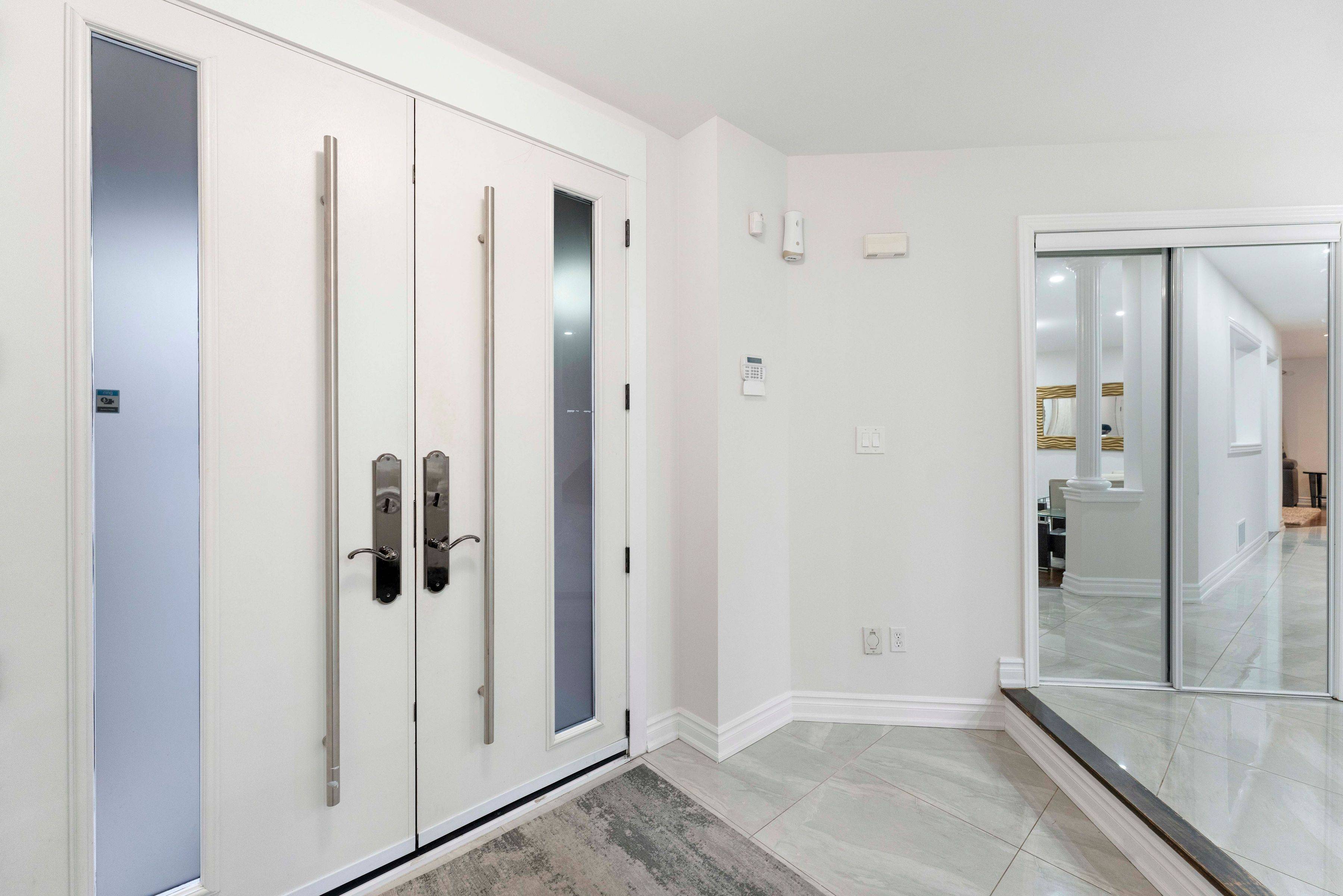 17 Nieuwendyk ST, Whitby, ON L1P 1W5