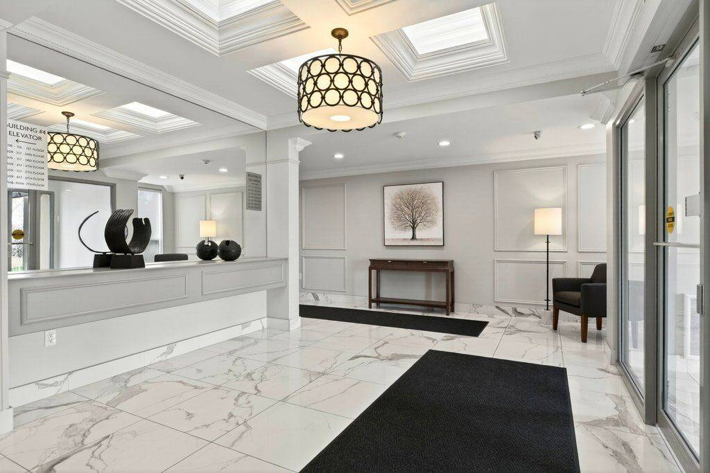 2085 Amherst Heights DR #PH8, Burlington, ON L7P 5C2