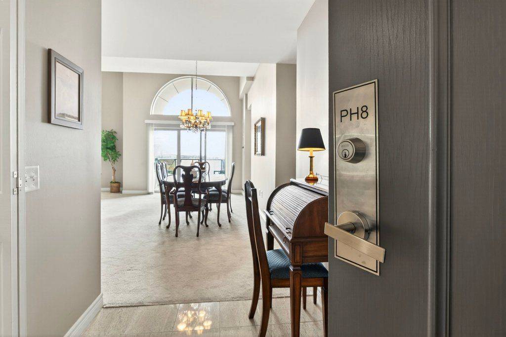 2085 Amherst Heights DR #PH8, Burlington, ON L7P 5C2