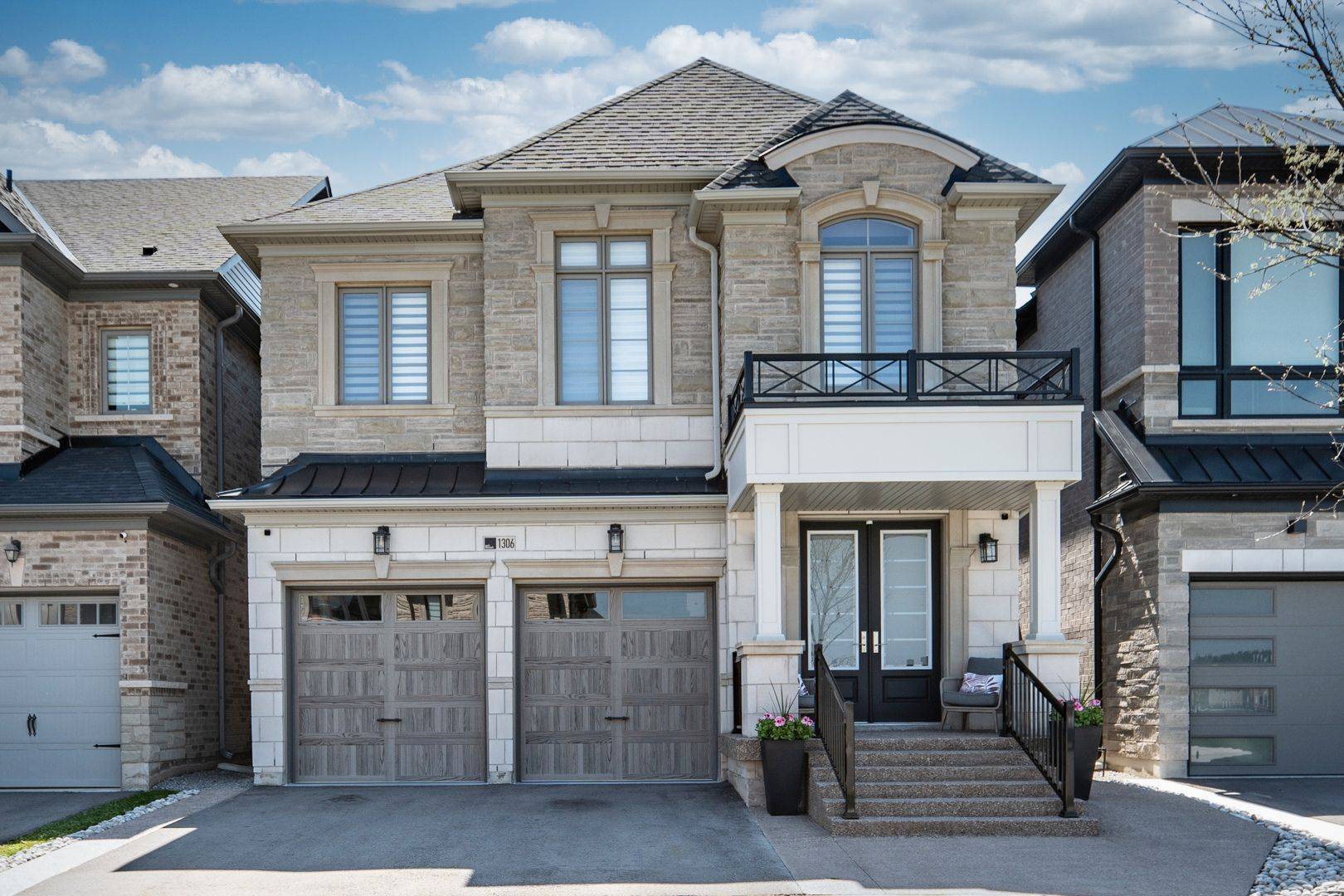 1306 Felicity GDNS, Oakville, ON L6M 5L6