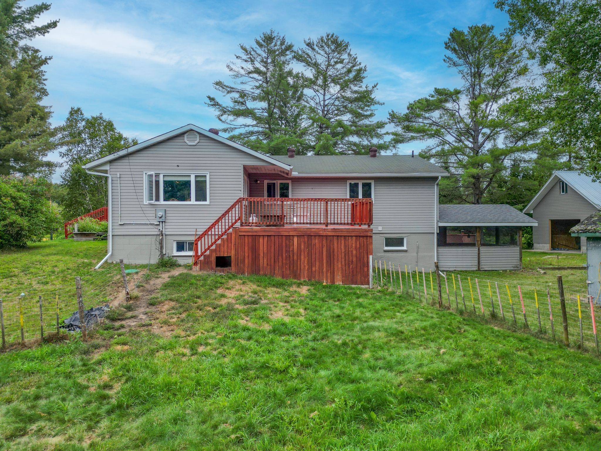 525 Maple RD, Bonfield, ON P0H 1E0