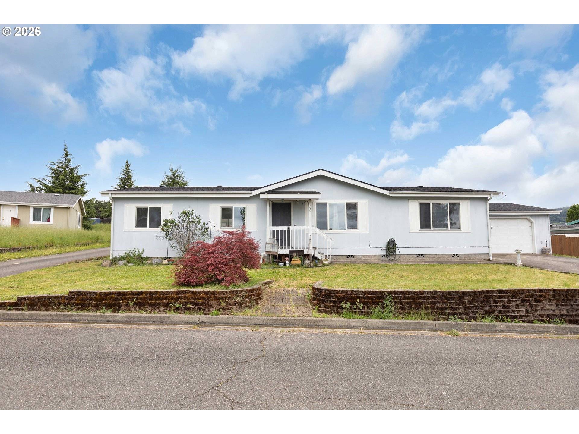 150 ADAMS LOOP, Roseburg, OR 97471