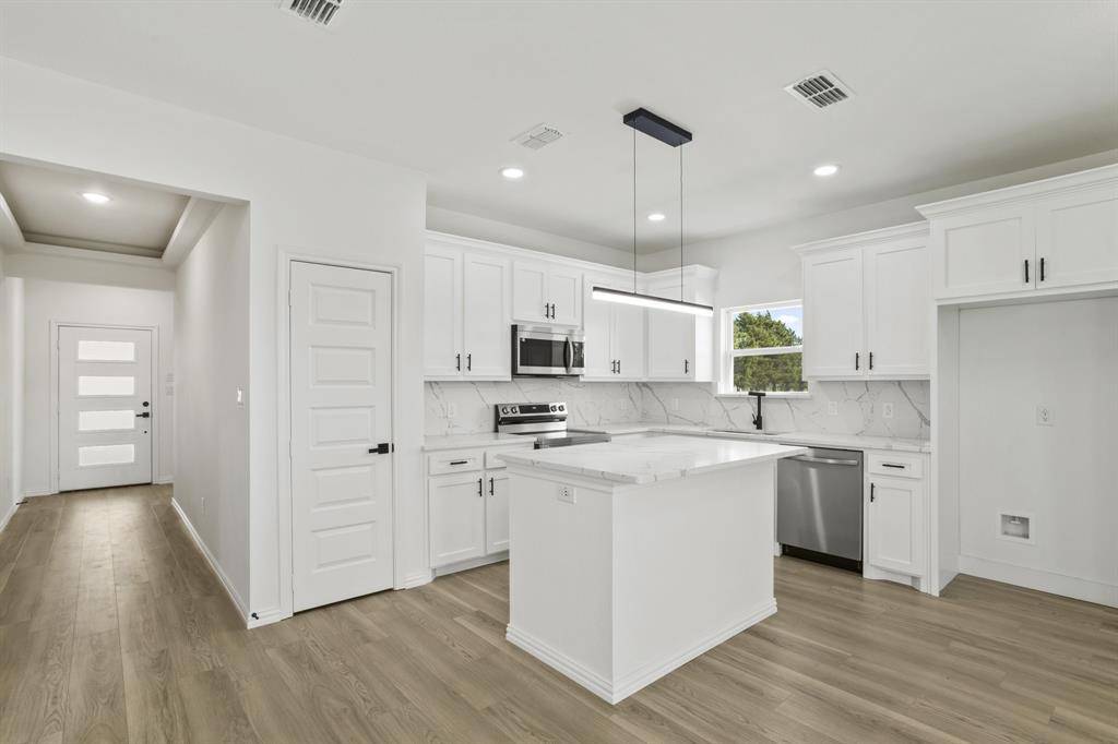 121 Loon Bay Drive, Gun Barrel City, TX 75156