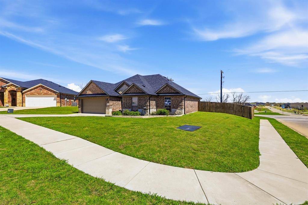 4101 Windmill Court, Sanger, TX 76266