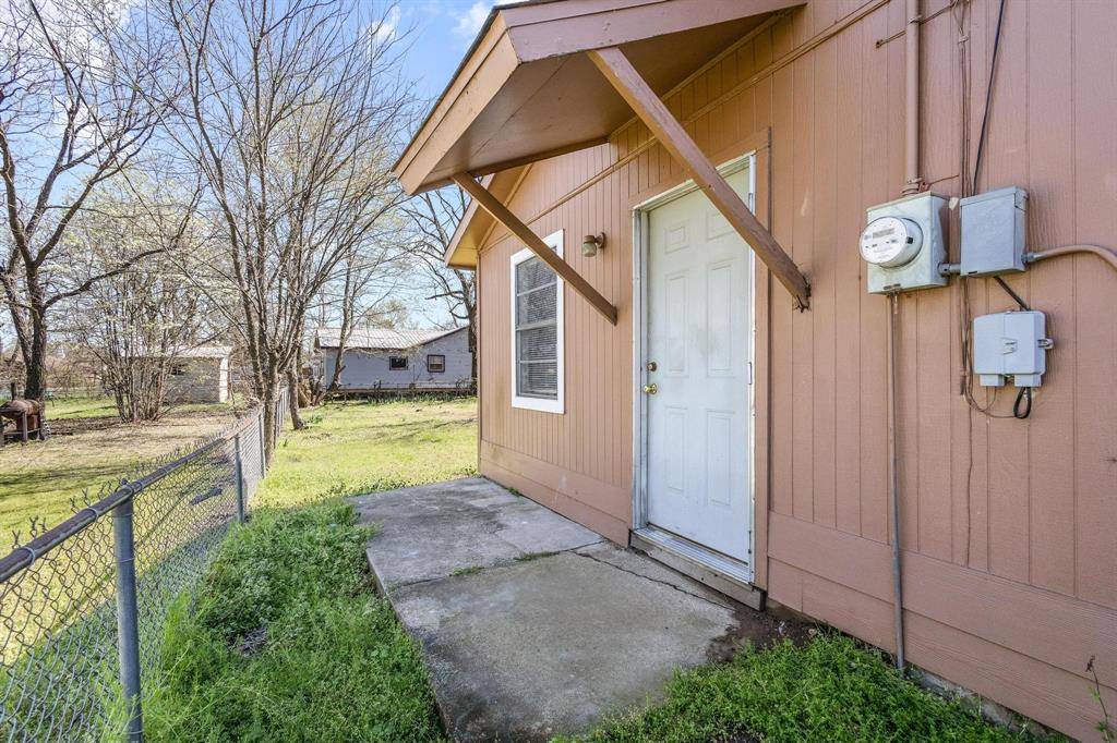 916 8th Street NW, Paris, TX 75460