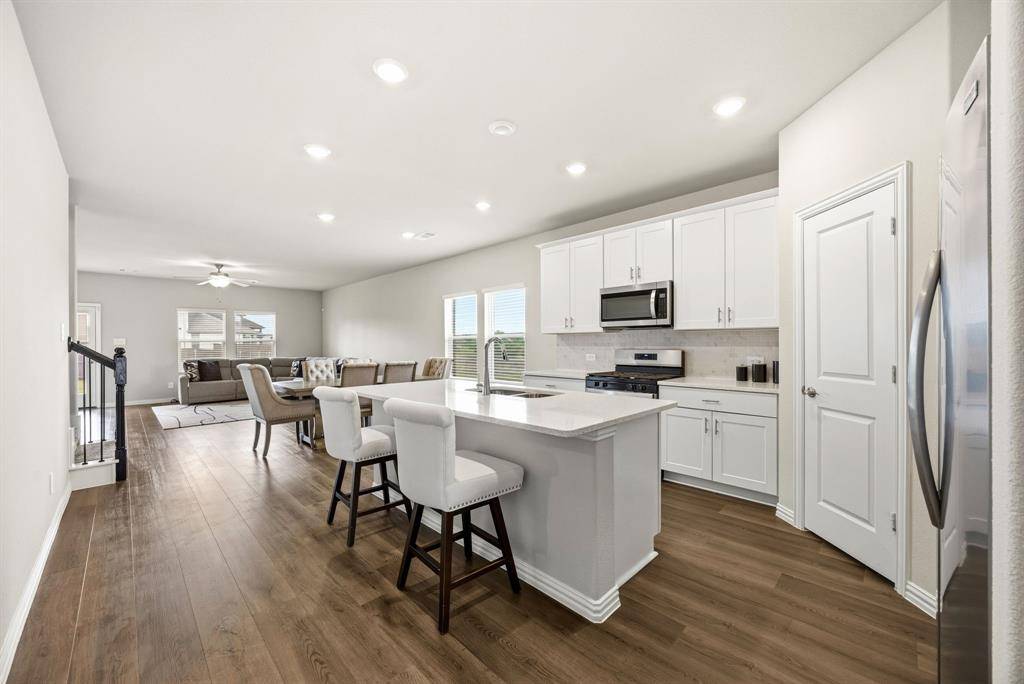 2275 Cliff Springs Drive, Forney, TX 75126