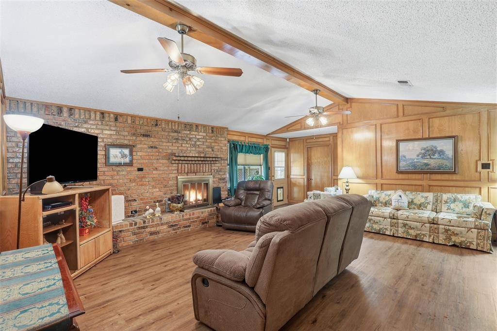 8076 County Road 1202, Cleburne, TX 76031