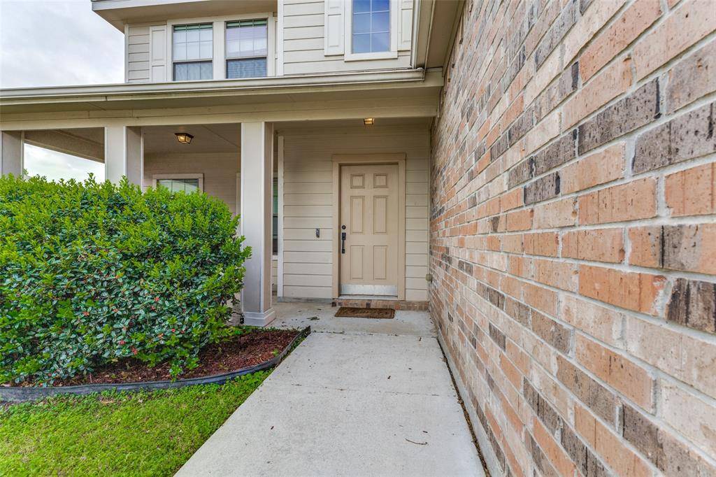 8233 Delafield Drive, Fort Worth, TX 76131