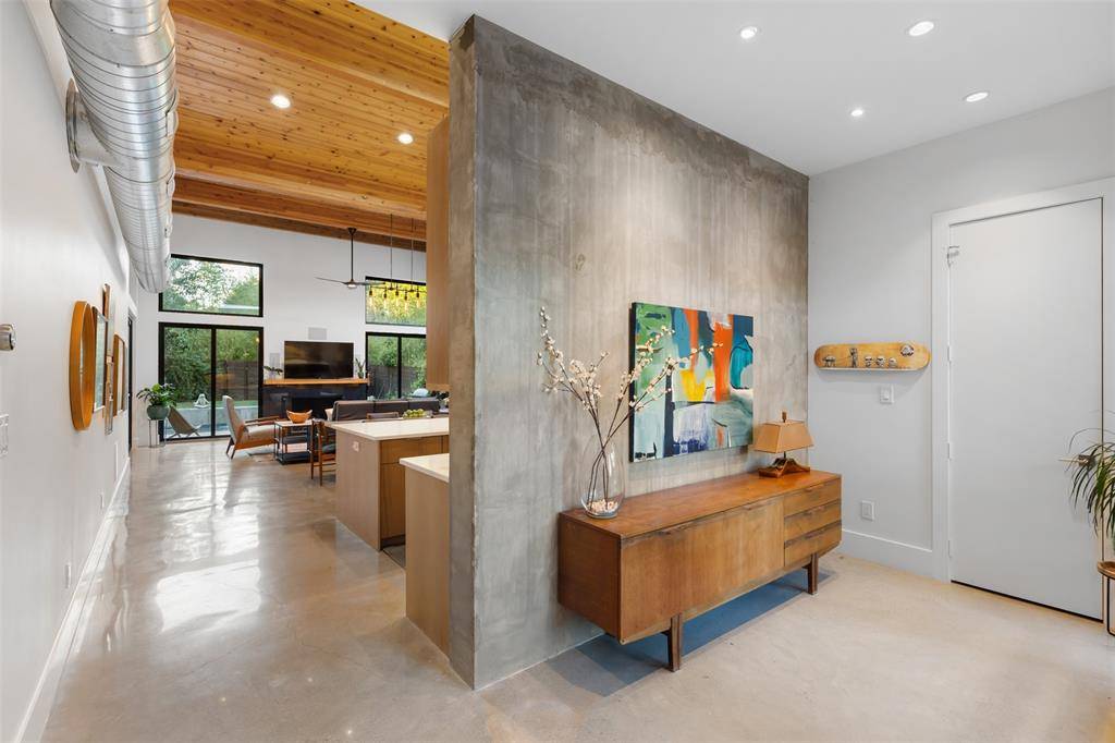 8619 San Benito Way, Dallas, TX 75218