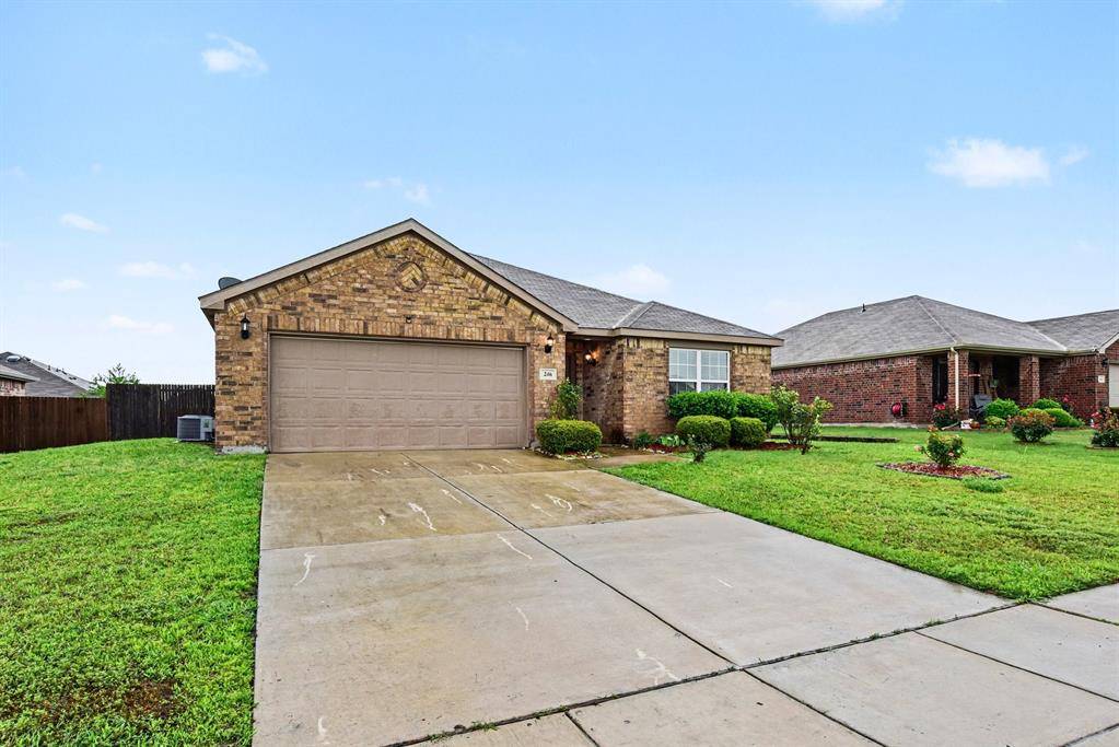 246 Willow Creek Lane, Terrell, TX 75160