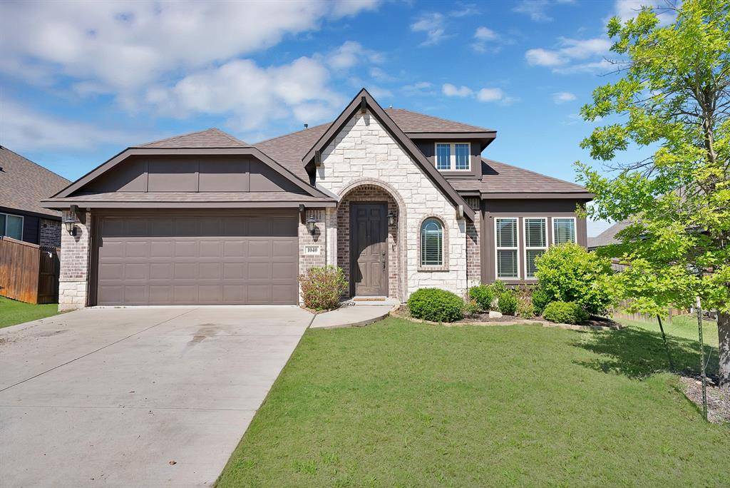 1040 Weeping Oak Drive, Burleson, TX 76028