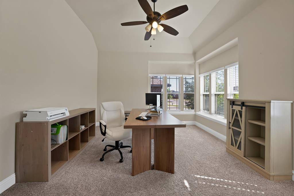 1040 Weeping Oak Drive, Burleson, TX 76028