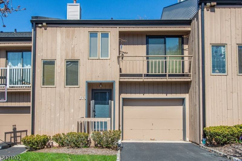 313 Stephanie Dr, North Caldwell Boro, NJ 07006