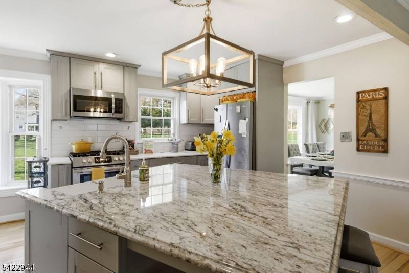 52 Country Squire Way, Branchburg Twp., NJ 08876