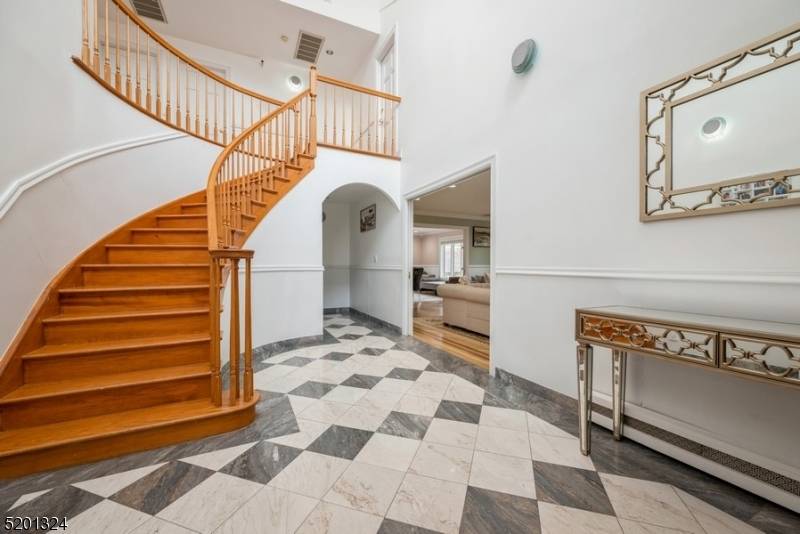 15 Fox Run, North Caldwell Boro, NJ 07006