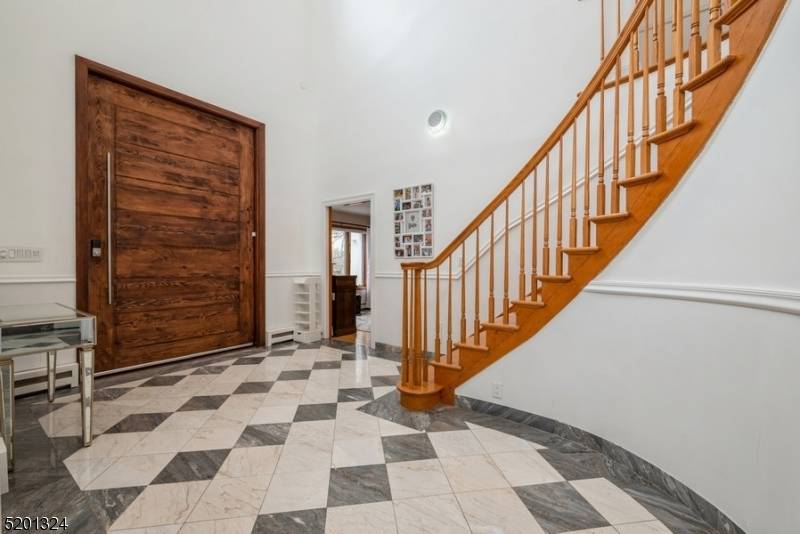 15 Fox Run, North Caldwell Boro, NJ 07006