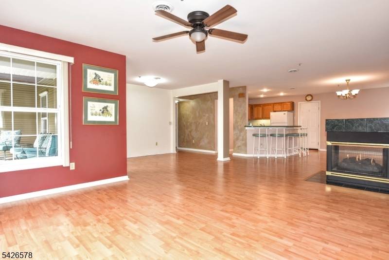 11 Collura Ln, Clifton City, NJ 07012