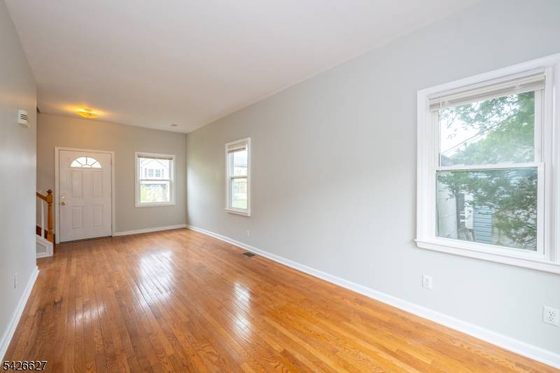 99 Chesapeake Ave, Parsippany-troy Hills Twp., NJ 07034