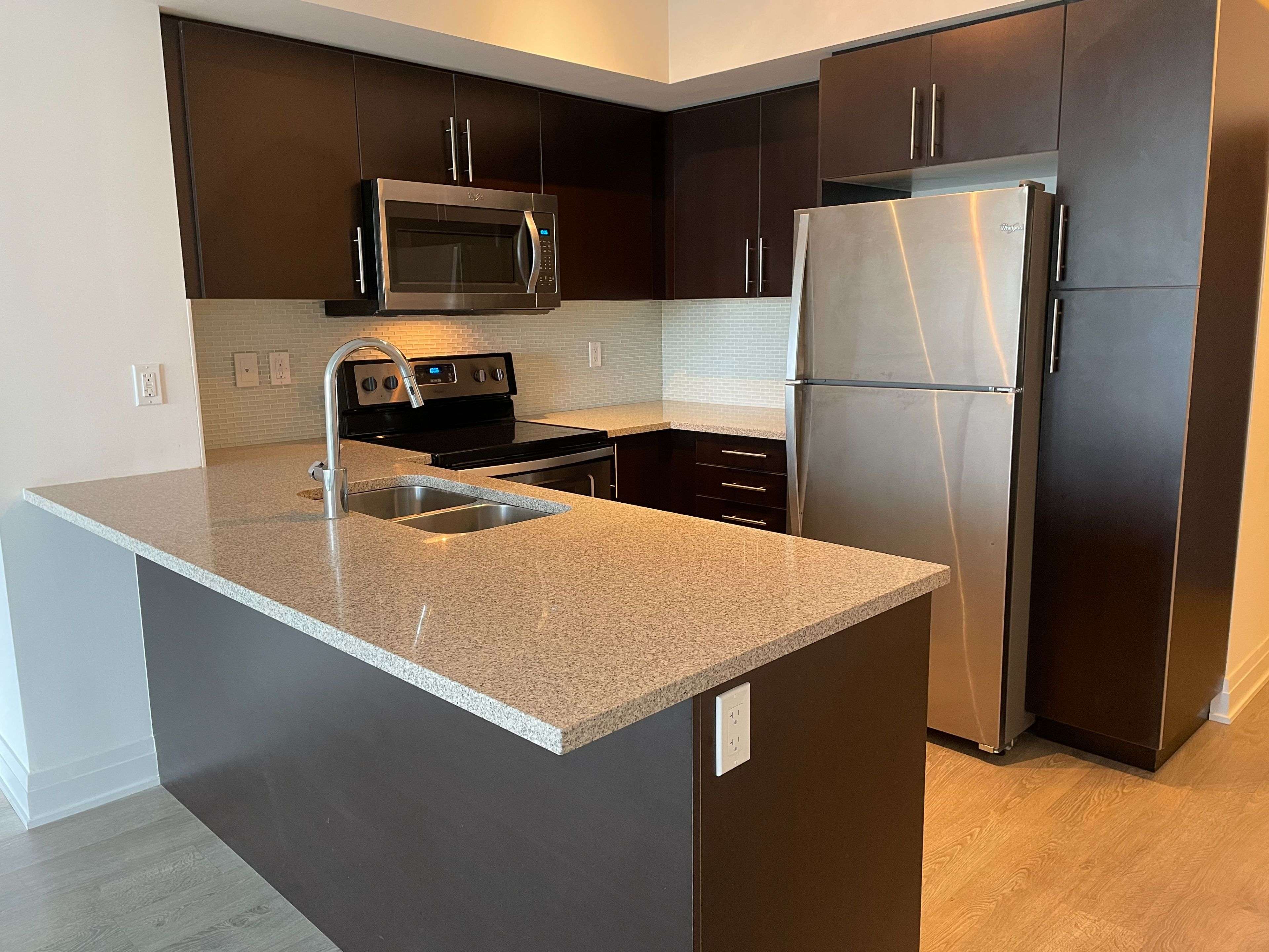 55 Speers RD #410, Oakville, ON L6K 0H9