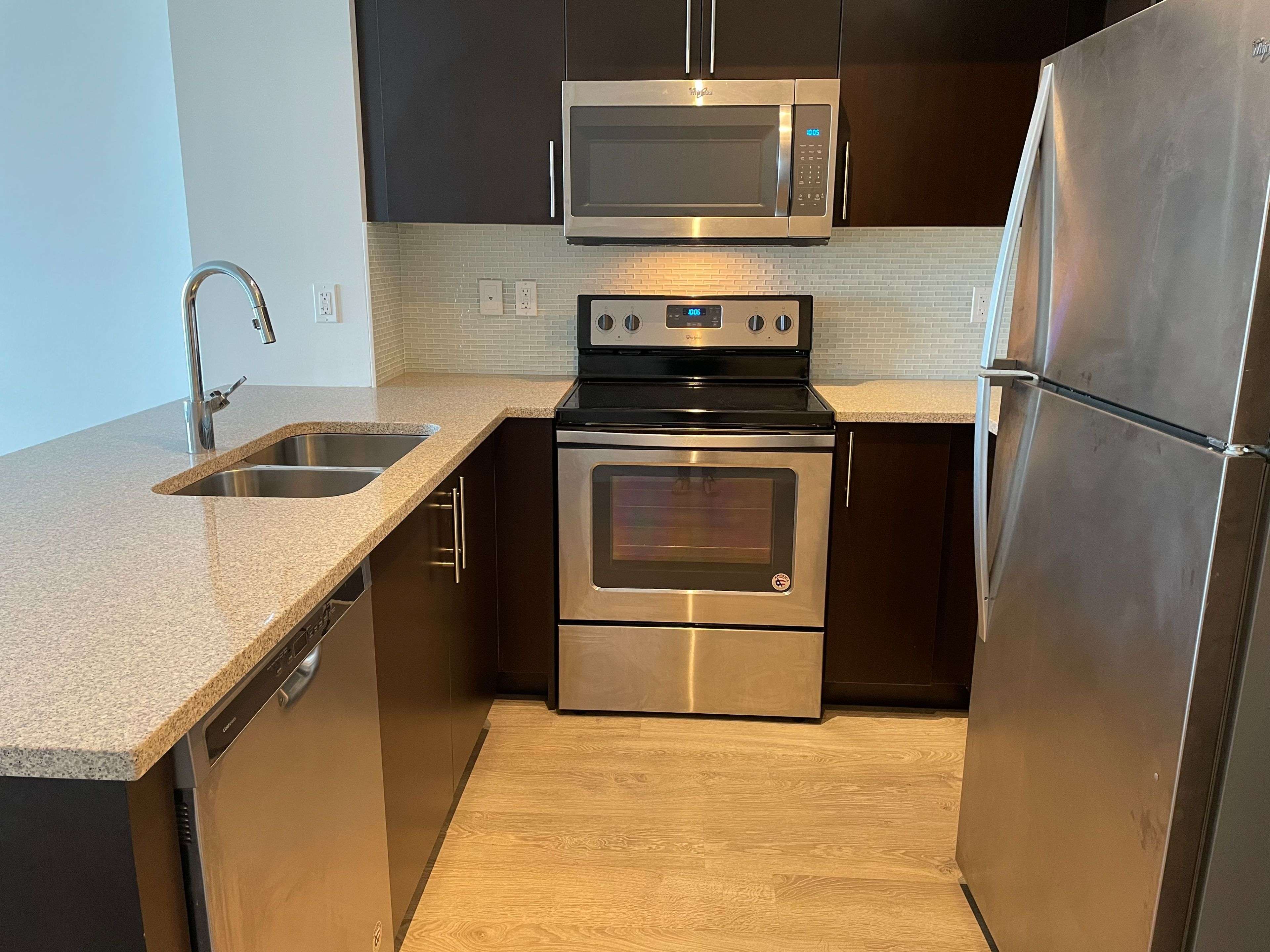 55 Speers RD #410, Oakville, ON L6K 0H9