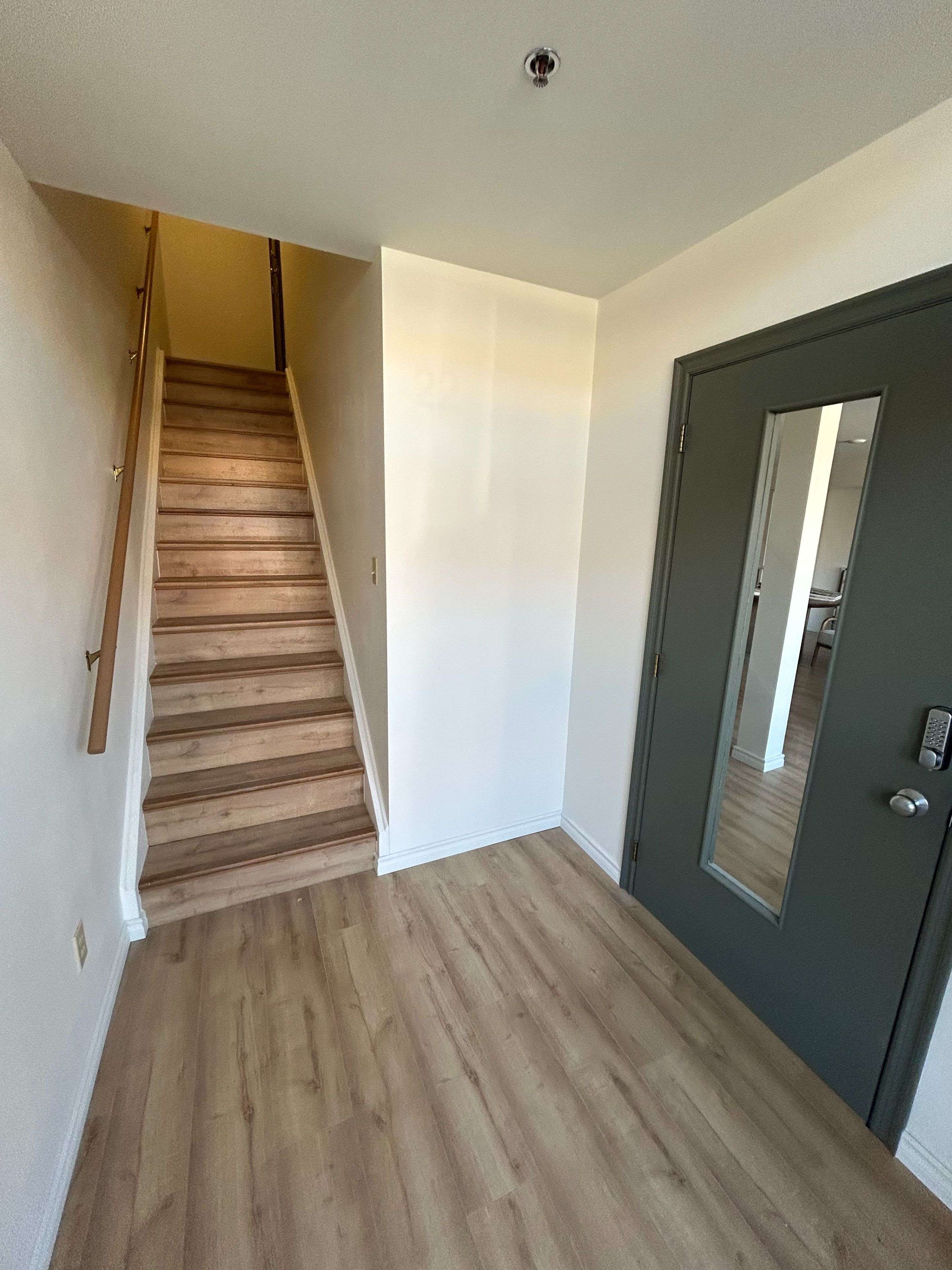 775 Pacific RD #22, Oakville, ON L6L 6M4